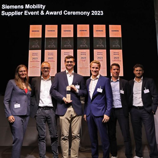 Photo: Sabrina Späht, Florian Altmann (3rd from the left, Co-Founder and CEO INSITE IT GmbH), Andreas Simader (Co-Founder and CEO INSITE IT GmbH)), Sebastian Hägar, Carsten Berger.